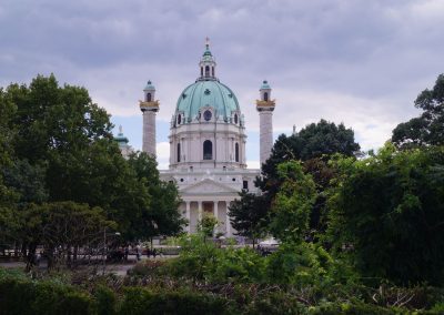 Karlskirche und Karlsplatz